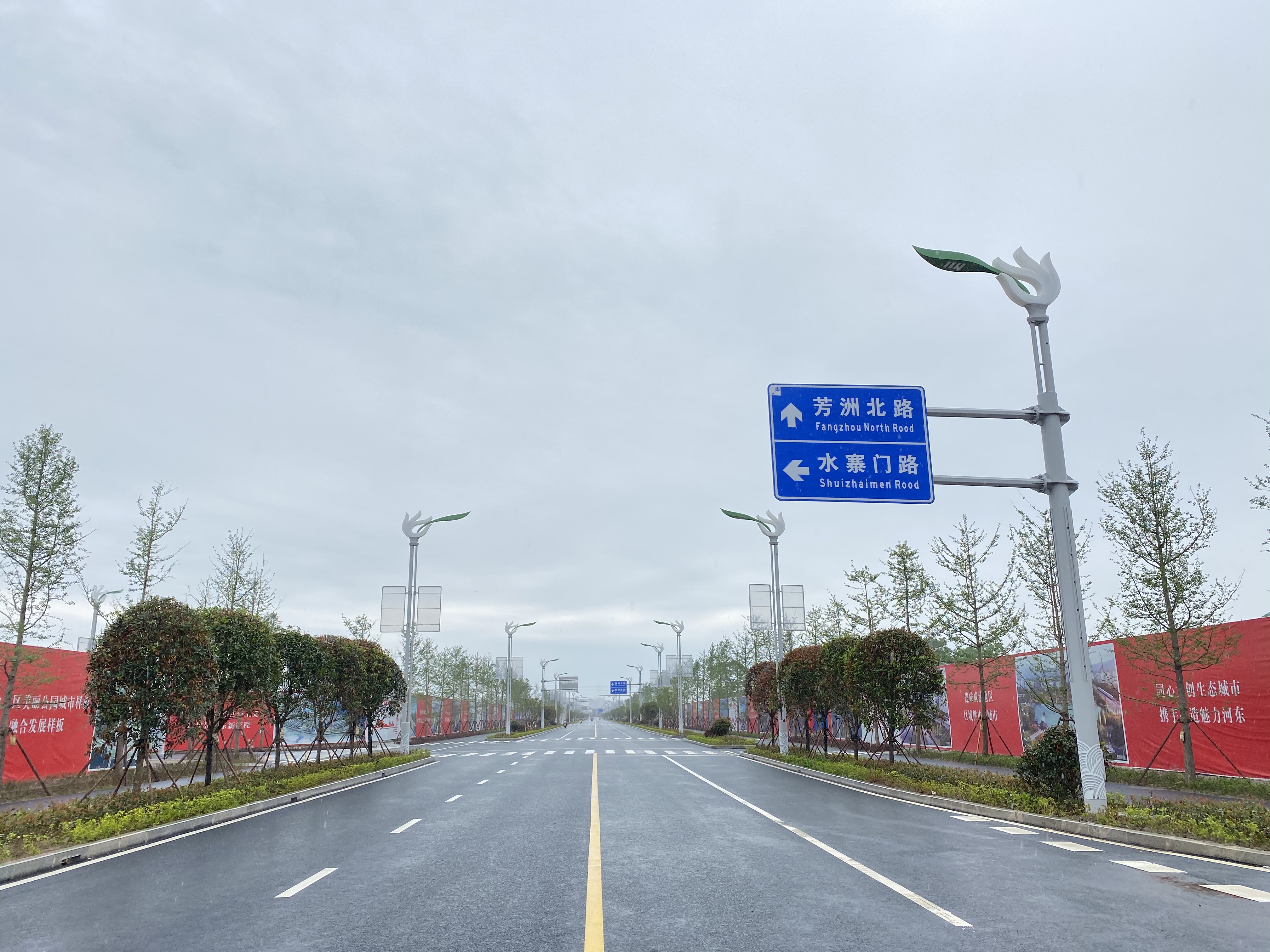 智慧路灯标准答案——遂宁首条多杆合一智慧景观路灯示范段！